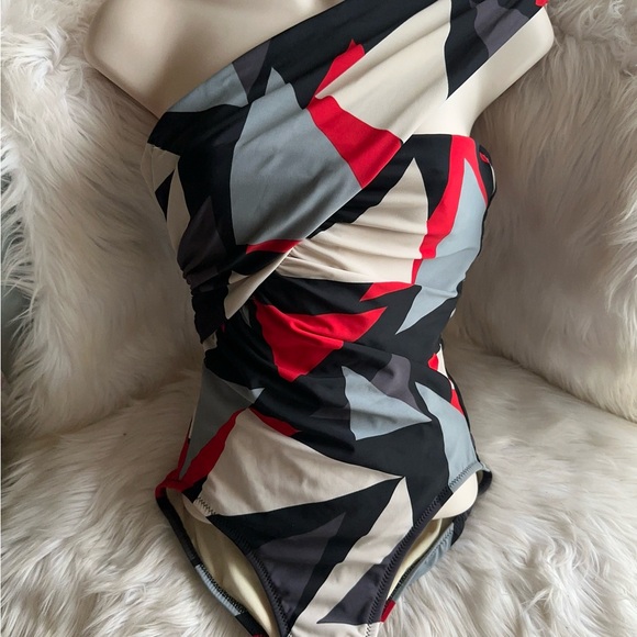 MAGICSUIT BY MIRACLESUIT /8 - Picture 4 of 14